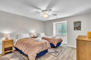 3 bedrooms, iron/ironing board, free WiFi, bed sheets