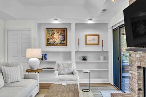 Smart TV, fireplace, offices