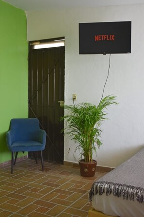 Kamar Keluarga | Ruang kerja ramah laptop, Wi-Fi gratis, dan seprai linen