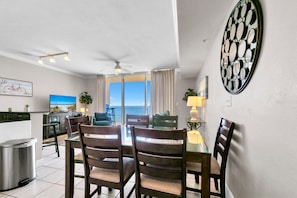Dining - 🌊Beachfront with Gorgeous Views-Tidewater 913🌊 (Panama City Beach)