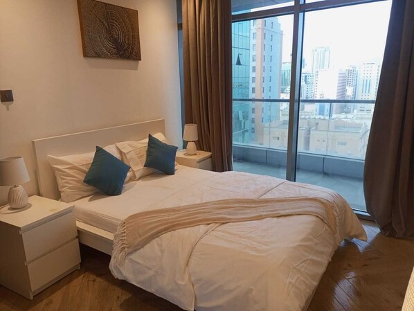 1 habitación, tabla de planchar con plancha, wifi gratis y ropa de cama 