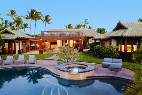 New Listing! 2 Adjacent Luxury Homes, Sleeps 16, Walk to Beach!