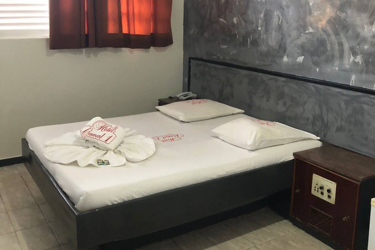 Family Suite | 10 bedrooms, minibar, desk