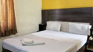 Deluxe Double Room - Hotel Priya Towers (Namakkal)