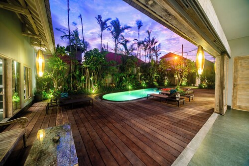 Luxury-Sang Villa-Central Sanur