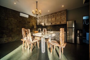 Dining room - Luxury-Sang Villa-Central Sanur (Denpasar)