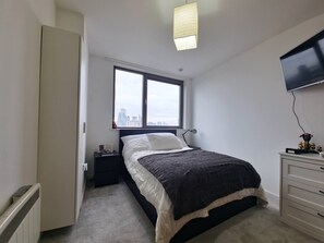 1 chambre, fer et planche à repasser, Wi-Fi gratuit, draps fournis