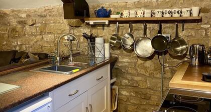 Harry's Barn, detached character property
