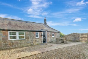Front of property - Inglenook Cottage - North East Escapes (Chathill)