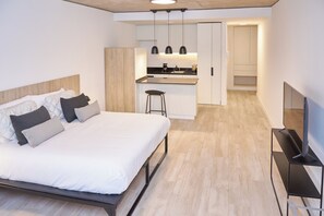 1 bedroom, in-room safe, WiFi, bed sheets