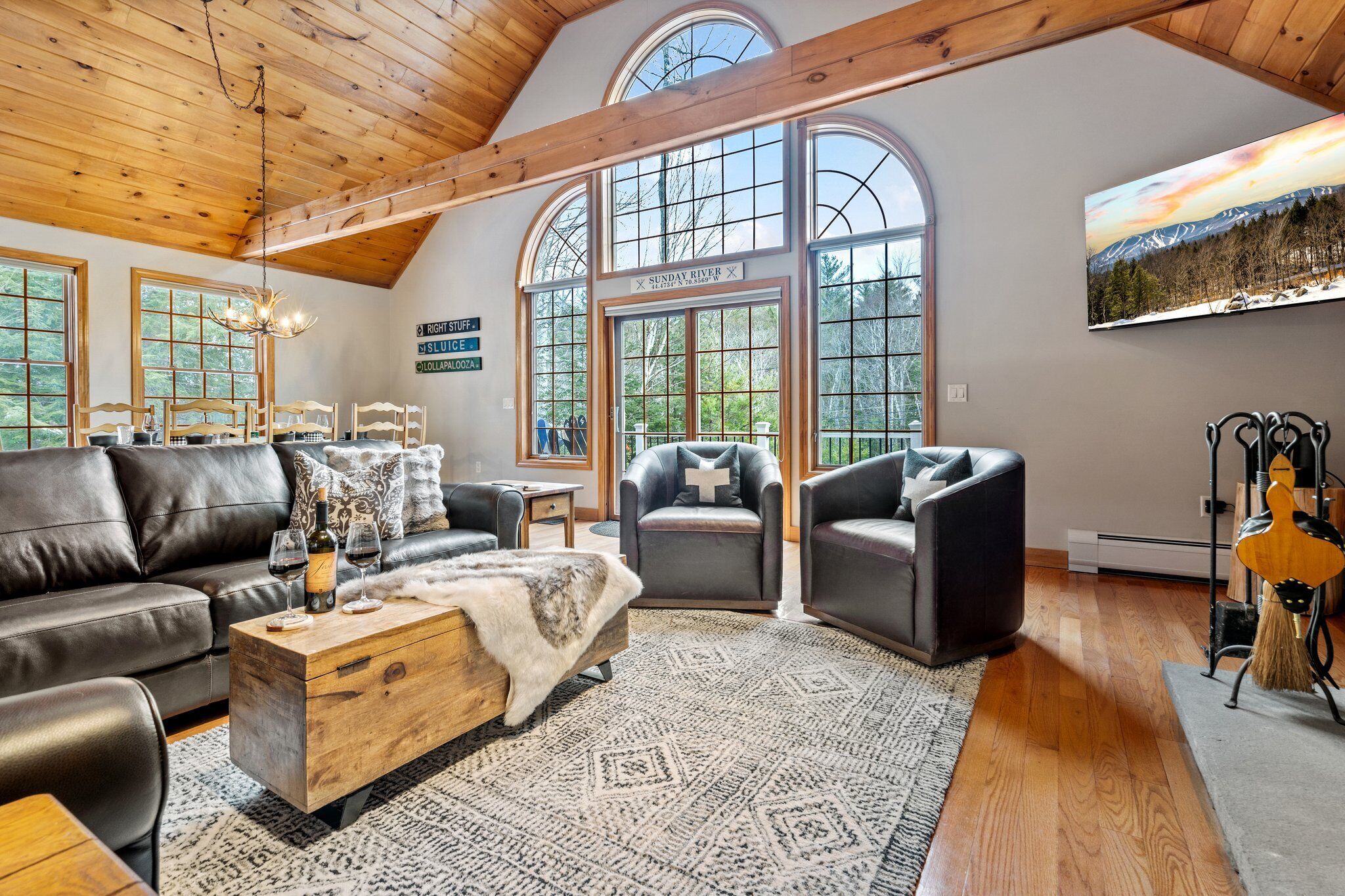 Smart TV, lareira, videogames, pebolim