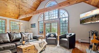 15 Guest Chalet with Sauna and Hot Tub - Bunk Room - 4 minutes to Sunday River