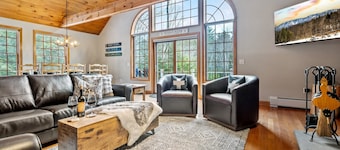 15 Guest Chalet with Sauna and Hot Tub - Bunk Room - 4 minutes to Sunday River