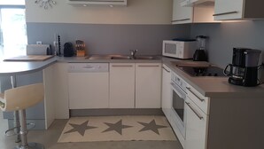 茶具/咖啡用具、冰箱、微波炉、烤箱