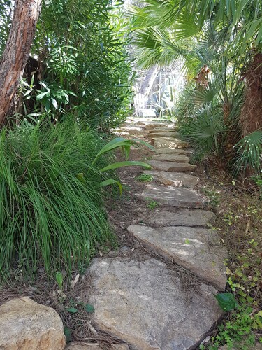 APPARTEMENT EN REZ DE JARDIN VUE MER