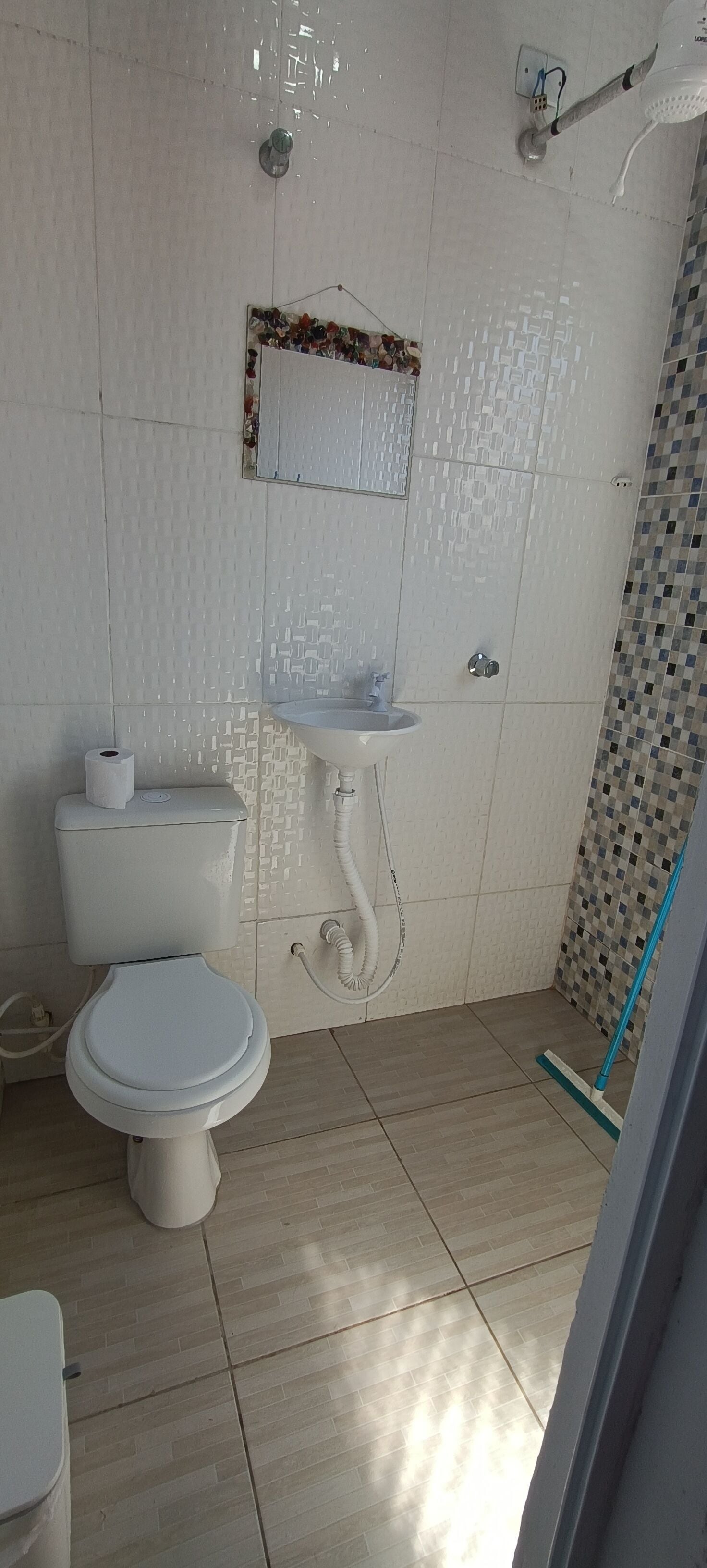 コンフォート ダブルルーム ダブルベッド 1 台 | バスルーム | トイレットペーパー