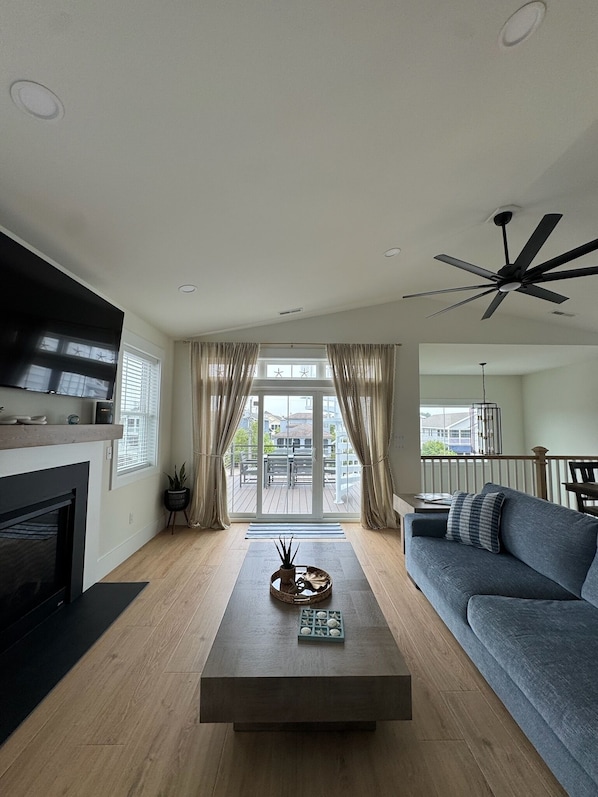 Smart TV, table football, ping pong - Plan your getaway in our brand new 5-bedroom home in welcoming Bethany Beach. (Bethany Beach)