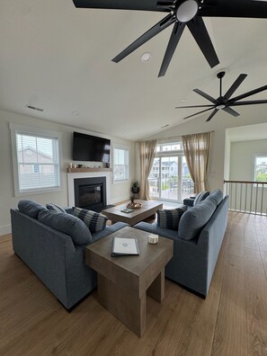 Smart TV, table football, ping pong - Plan your getaway in our brand new 5-bedroom home in welcoming Bethany Beach. (Bethany Beach)