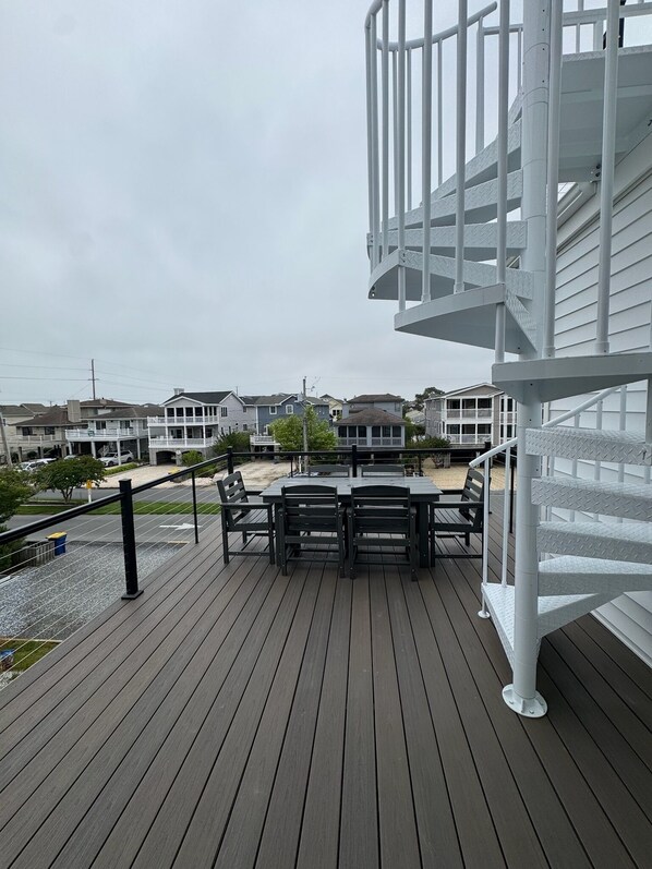 Outdoor dining - Plan your getaway in our brand new 5-bedroom home in welcoming Bethany Beach. (Bethany Beach)