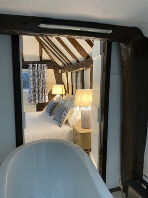 2 Schlafzimmer, Schreibtisch, Bügeleisen/Bügelbrett, WLAN