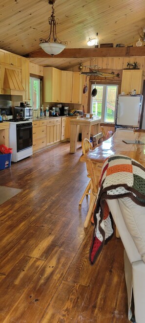 ميكروويف، فرن، موقد طهي مسطح، ماكينة لصنع القهوة/الشاي