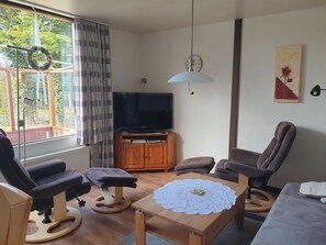 House | Living room - Bungalow on Eureka Park Near Beach (Sint Maartensvlotbrug)