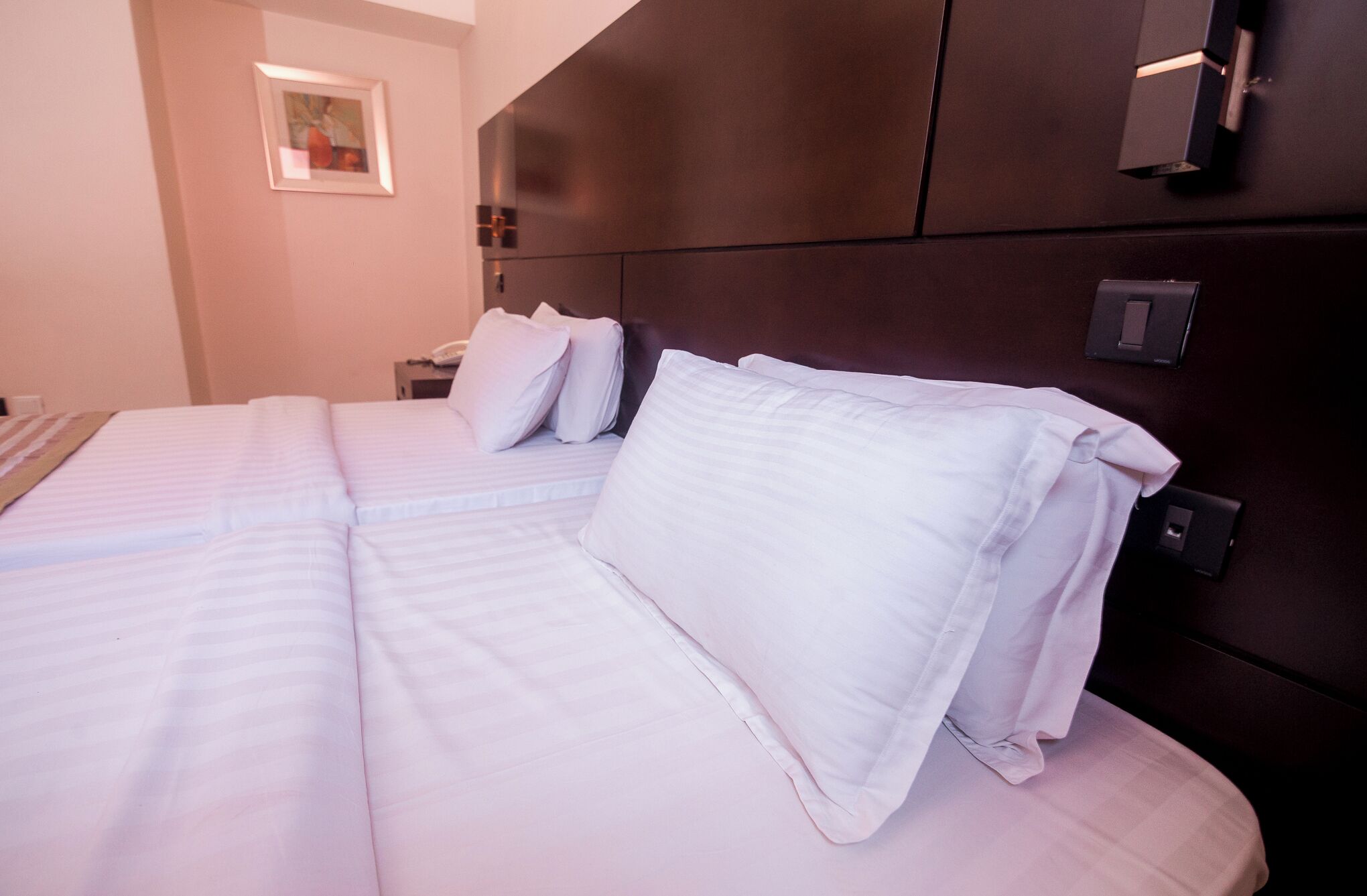 Photo - Noble House Hotel