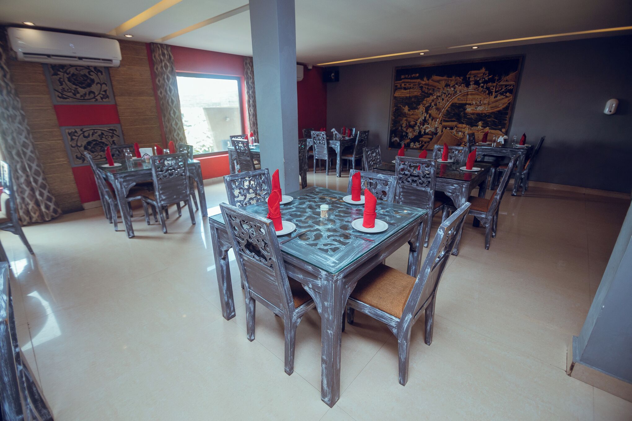 Photo - Noble House Hotel