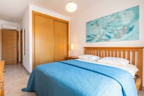 1 bedroom, iron/ironing board, travel cot, WiFi