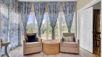 Condo, Multiple Beds (Links Clubhouse 2) | Living area