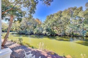 Apartment, Mehrere Betten (Lake Village Cottage 18) | Unterkunftsgelände