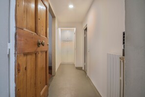Interior entrance - 2 Bedroom Apartment in Florence's Heart (Florence)