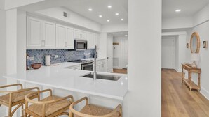 Appart'hôtel, plusieurs lits (Ocean Club 4102) | Cuisine privée