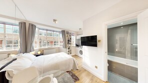 Iron/ironing board, WiFi, bed sheets -  CHELSEA EXECUTIVE  CLOISTERS 571 APARTMENT (London)