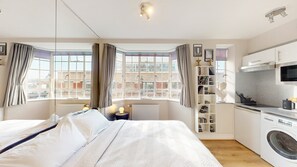 Iron/ironing board, WiFi, bed sheets -  CHELSEA EXECUTIVE  CLOISTERS 571 APARTMENT (London)