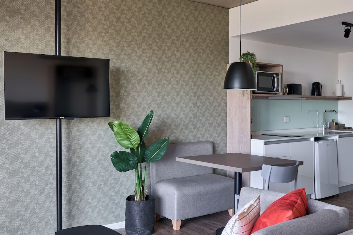 1 bedroom, in-room safe, laptop workspace, blackout curtains
