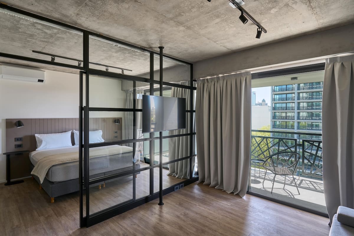 1 bedroom, in-room safe, laptop workspace, blackout curtains