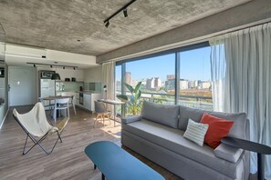 俱樂部公寓, 城市景觀 | 客房內保險箱、筆電工作空間、遮光布/窗簾、隔音