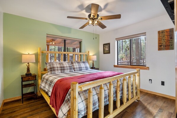 3 habitaciones, tabla de planchar con plancha, wifi y ropa de cama 