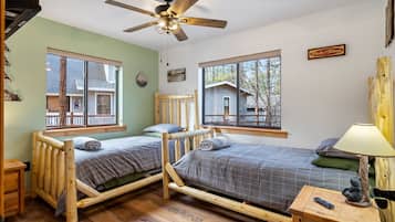 3 bedrooms, iron/ironing board, WiFi, bed sheets