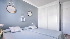 Departamento | 2 habitaciones y tabla de planchar con plancha 