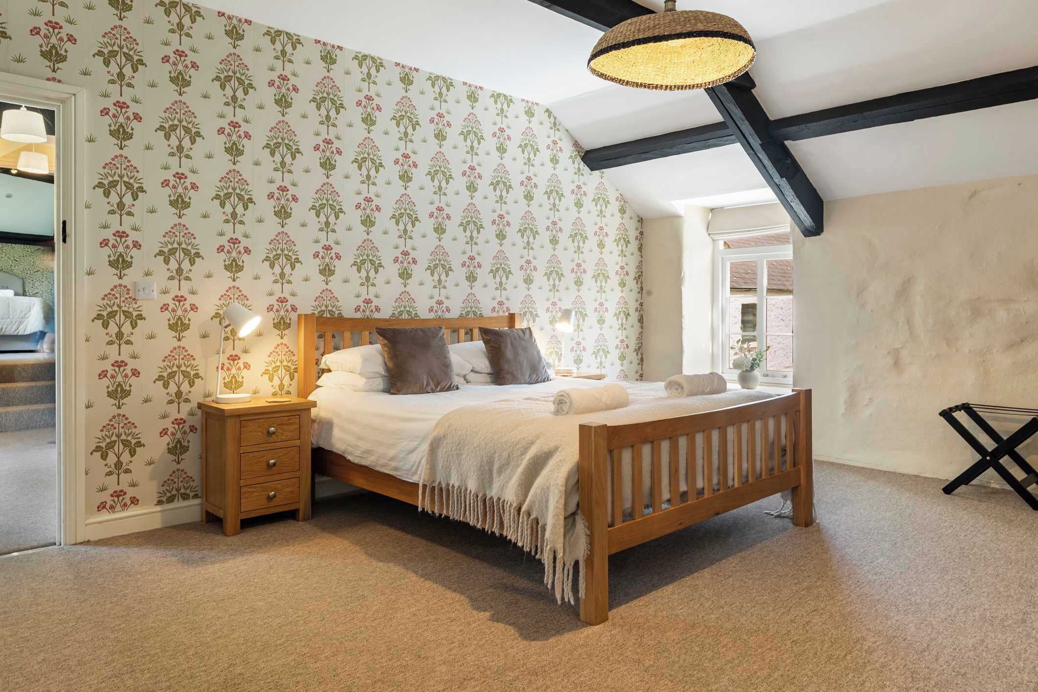 2 bedrooms, iron/ironing board, travel cot, free WiFi