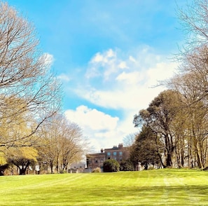 Property grounds - 1 Courtyard cottage with hot tub and walled garden (Pembrokeshire)