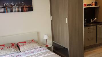 1 bedroom, iron/ironing board, free WiFi, bed sheets