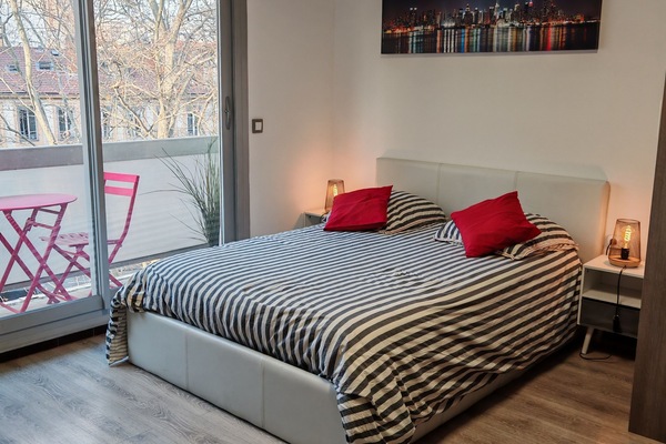 1 chambre, fer et planche Ă repasser, Wi-Fi gratuit, draps fournis