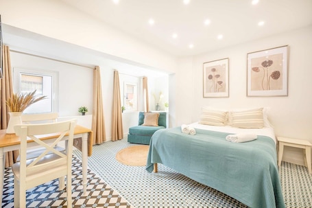 Iron/ironing board, Internet, bed sheets. GuestReady - Relaxed stay in Lisbon