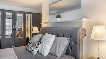 2 bedrooms, iron/ironing board, free WiFi