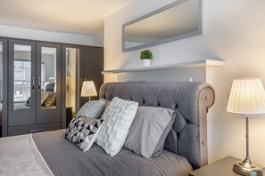 2 chambres, fer et planche à repasser, Wi-Fi gratuit