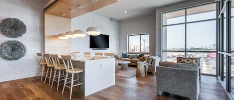 บริเวณนั่งเล่นที่ล็อบบี้