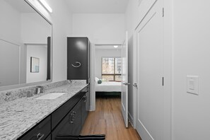 Apartment, 1 Bedroom, Non Smoking | Bathroom